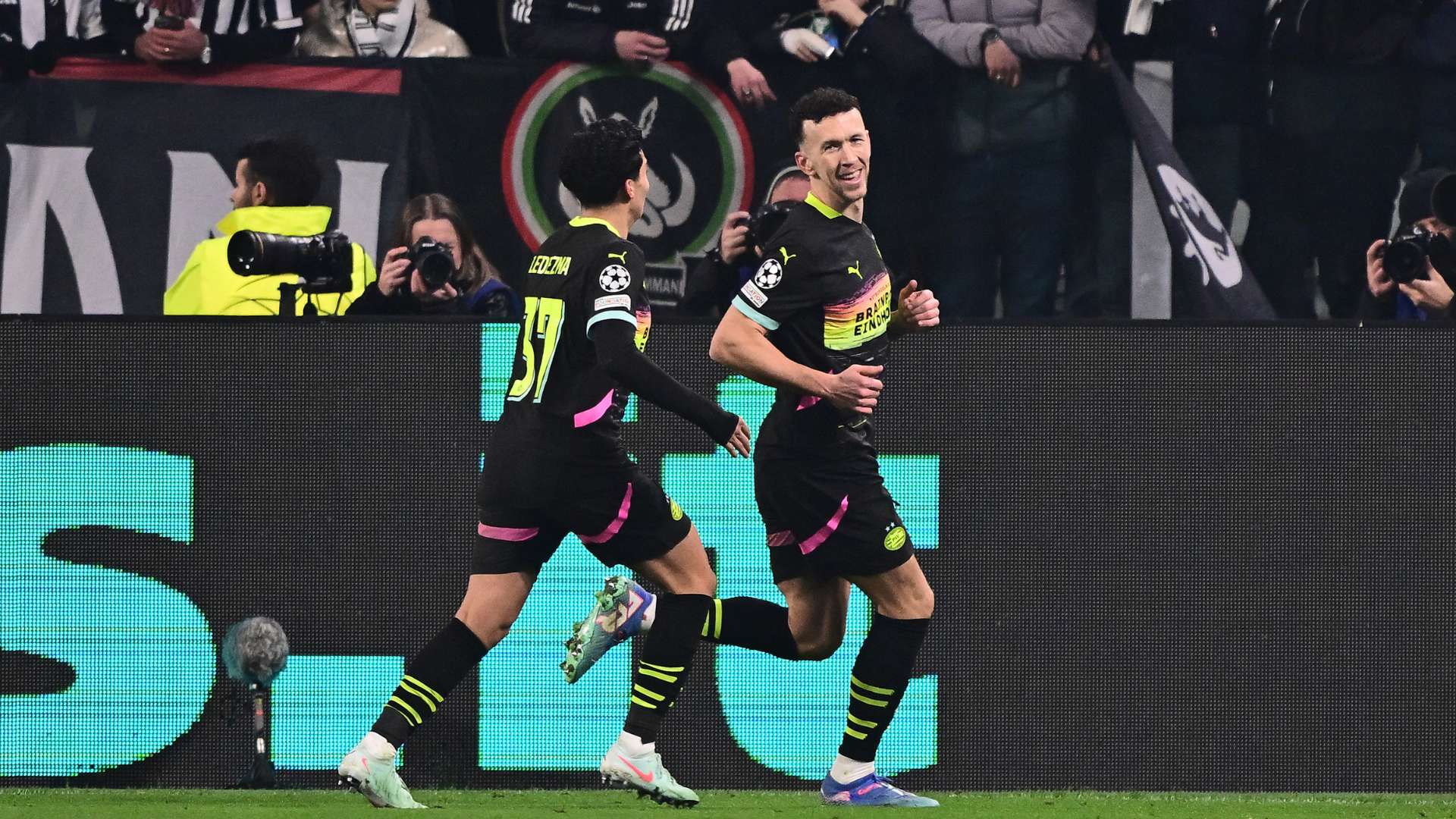 更是展现了 更是展现了